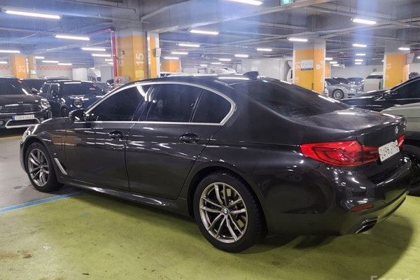 2020 BMW 5 серии с пробегом 93 094 км