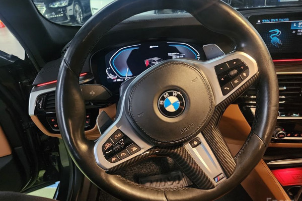 2020 BMW 5 серии с пробегом 93 094 км