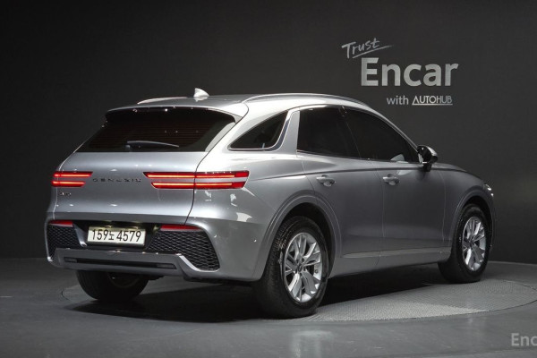 2021 Genesis GV70 с пробегом 45 909 км