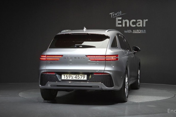 2021 Genesis GV70 с пробегом 45 909 км