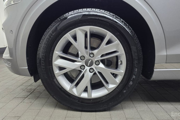 2021 Genesis GV70 с пробегом 45 909 км