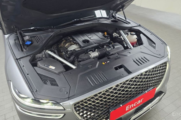 2021 Genesis GV70 с пробегом 45 909 км