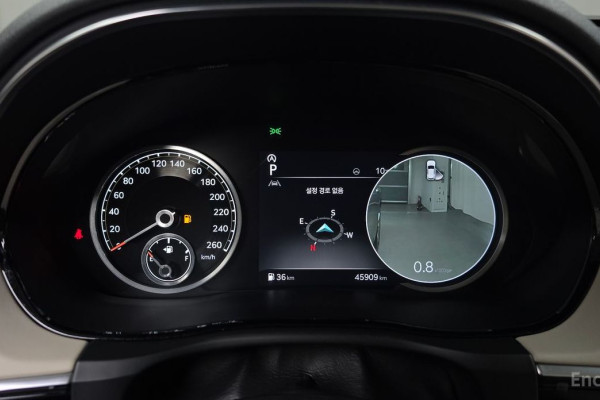 2021 Genesis GV70 с пробегом 45 909 км