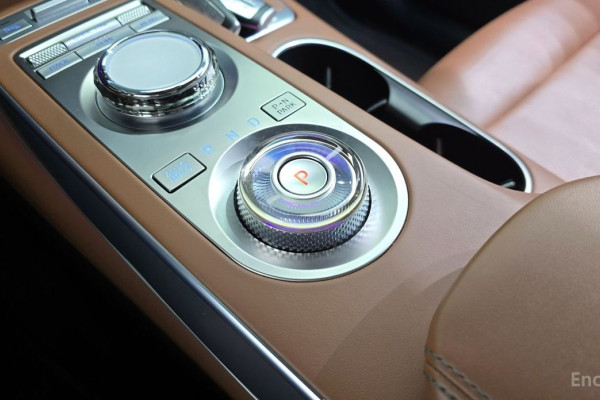 2021 Genesis GV70 с пробегом 77 819 км