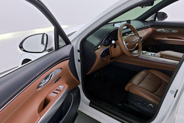 2021 Genesis GV70 с пробегом 77 819 км