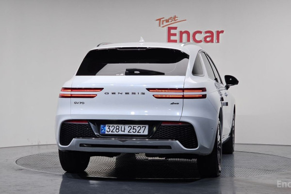 2022 Genesis GV70 с пробегом 41 988 км