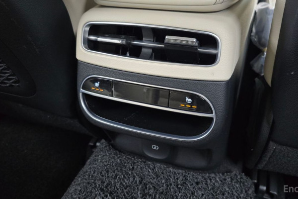 2021 Genesis GV70 с пробегом 45 909 км