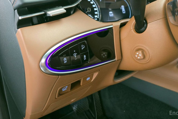 2021 Genesis GV70 с пробегом 77 819 км