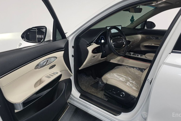 2022 Genesis GV70 с пробегом 41 988 км