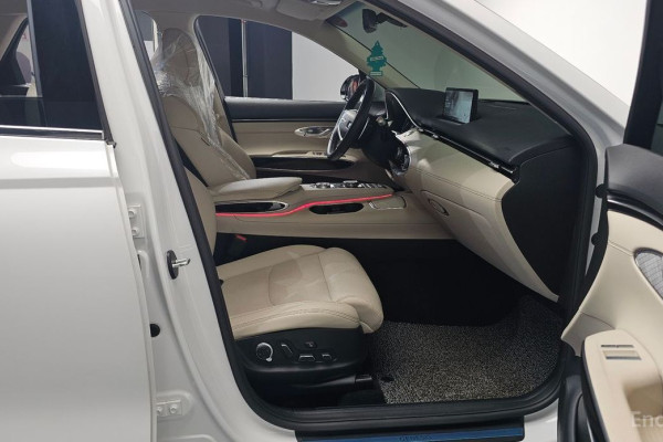 2022 Genesis GV70 с пробегом 41 988 км