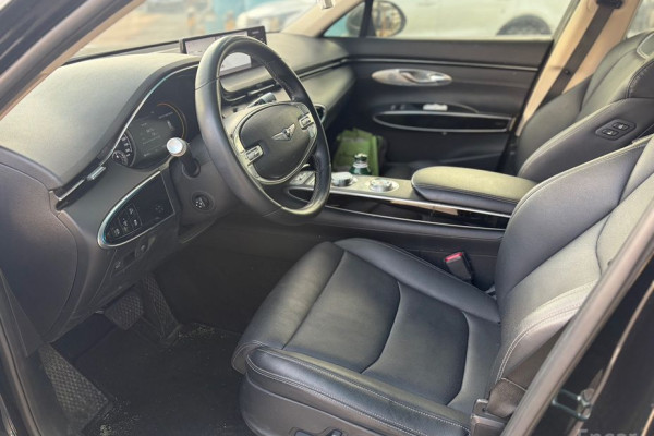 2021 Genesis GV70 с пробегом 65 730 км