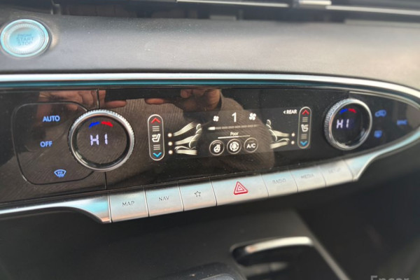 2021 Genesis GV70 с пробегом 65 730 км