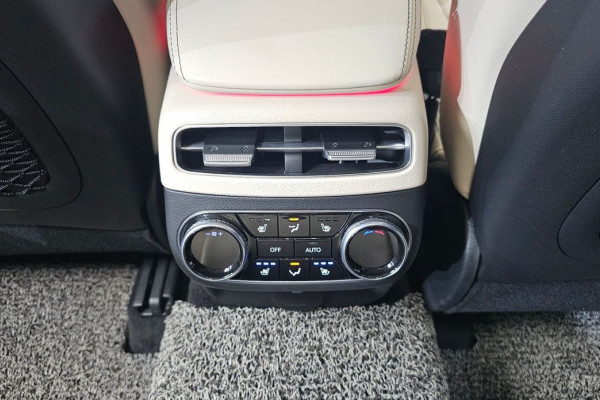 2022 Genesis GV70 с пробегом 41 988 км