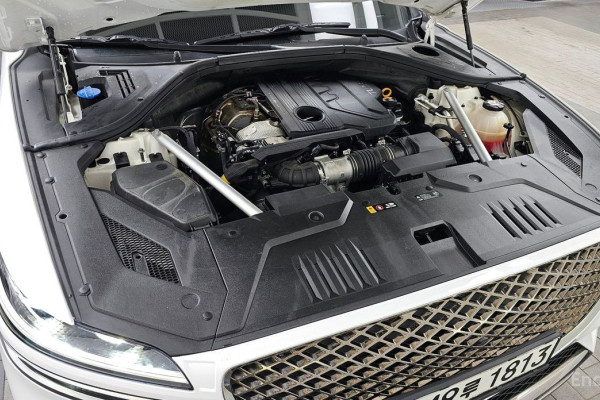 2021 Genesis GV70 с пробегом 85 137 км