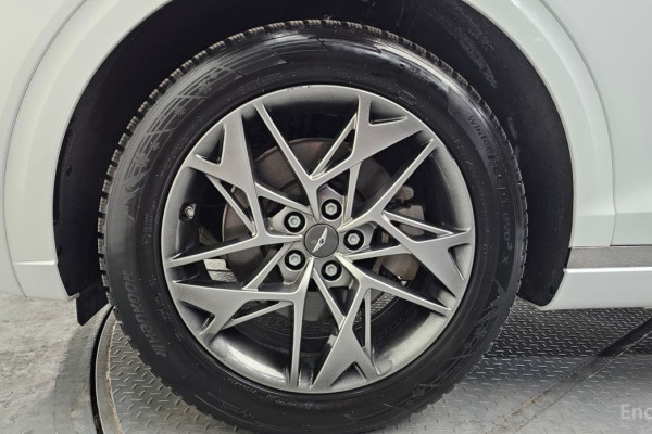 2022 Genesis GV70 с пробегом 57 783 км