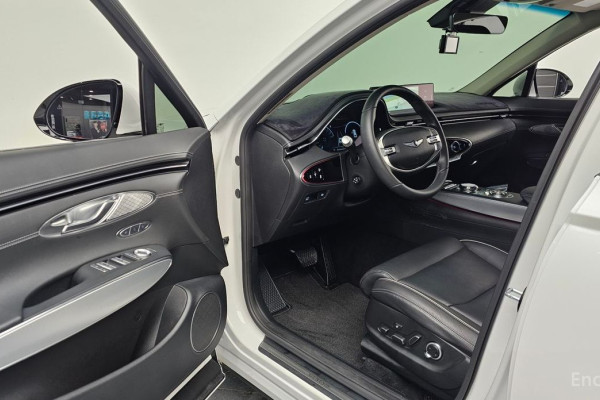 2022 Genesis GV70 с пробегом 57 783 км