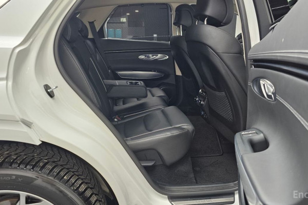 2022 Genesis GV70 с пробегом 57 783 км