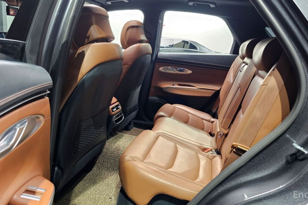 2021 Genesis GV70 с пробегом 98 527 км