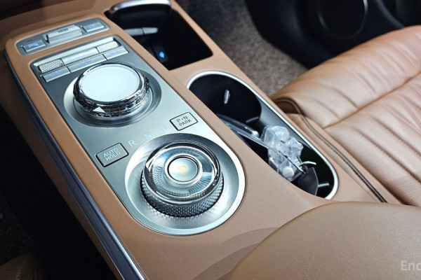 2022 Genesis GV70 с пробегом 93 215 км