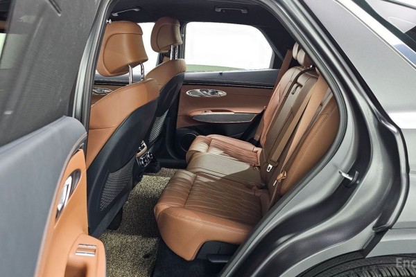 2022 Genesis GV70 с пробегом 93 215 км