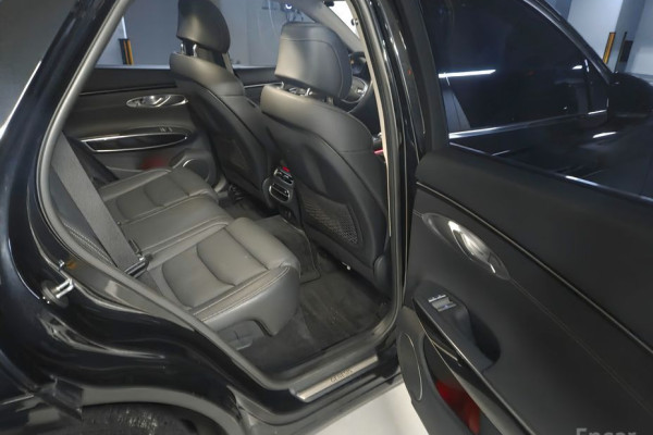 2021 Genesis GV70 с пробегом 85 778 км