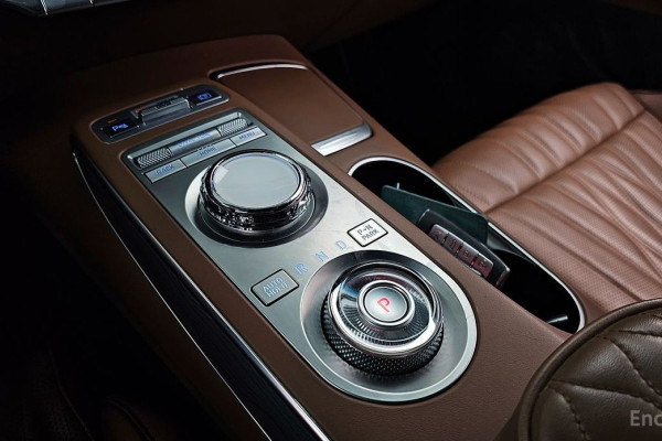 2021 Genesis GV70 с пробегом 64 524 км