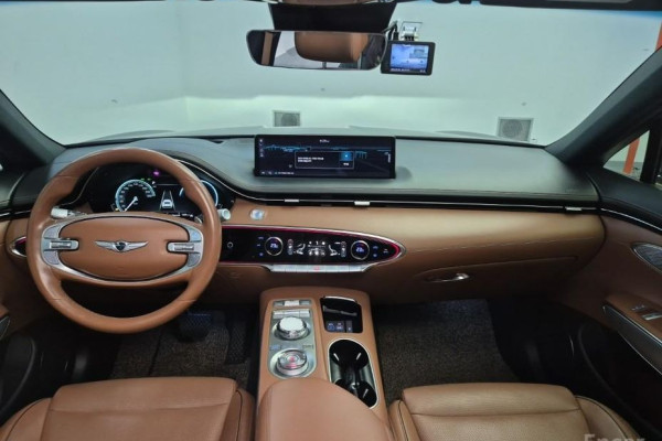 2021 Genesis GV70 с пробегом 80 095 км