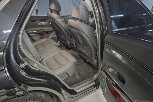 2021 Genesis GV70 с пробегом 85 778 км