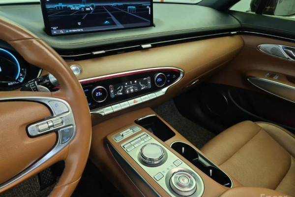 2021 Genesis GV70 с пробегом 80 095 км