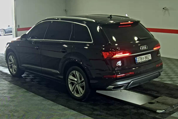 2021 Audi Q7 с пробегом 78 600 км
