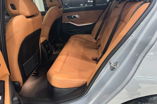 2023 BMW 3 серии с пробегом 24 211 км