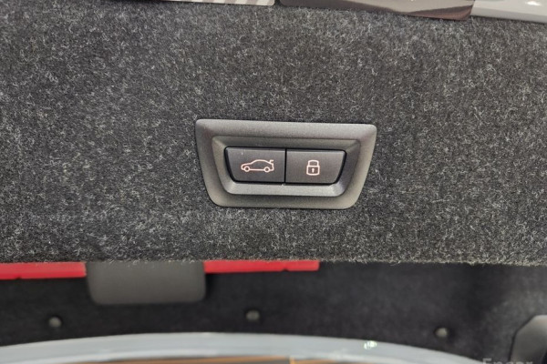 2023 BMW 3 серии с пробегом 13 700 км