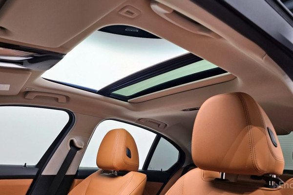 2023 BMW 3 серии с пробегом 28 203 км