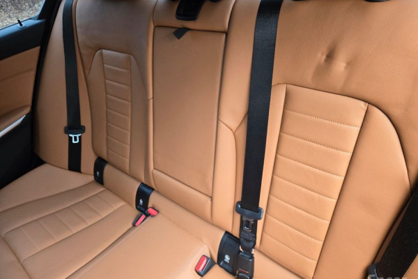 2023 BMW 3 серии с пробегом 28 000 км