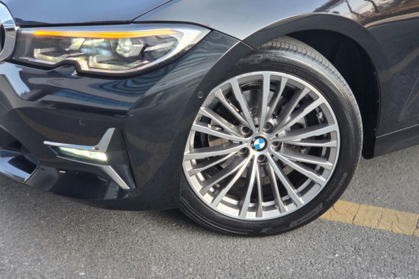 2022 BMW 3 серии с пробегом 52 709 км