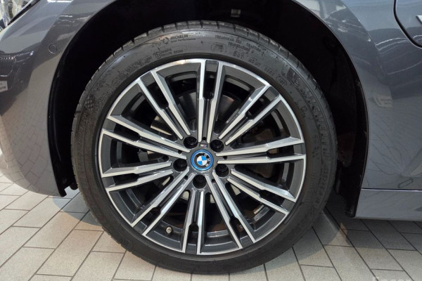 2022 BMW 3 серии с пробегом 29 605 км