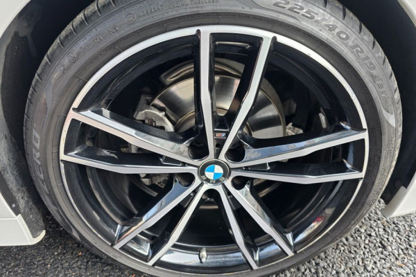 2022 BMW 3 серии с пробегом 19 500 км