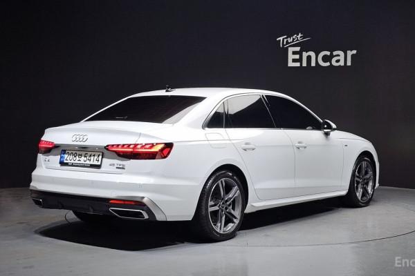 2022 Audi A4 с пробегом 8 819 км