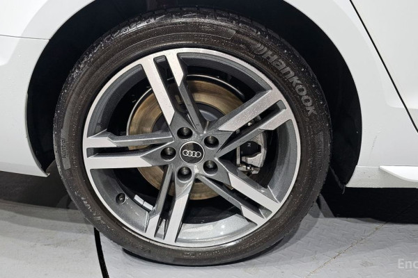 2022 Audi A4 с пробегом 8 819 км