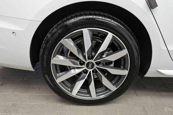 2023 Audi A4 с пробегом 18 748 км