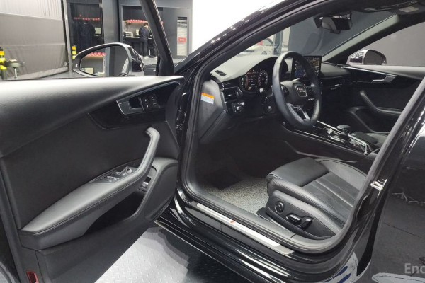 2022 Audi A4 с пробегом 25 583 км