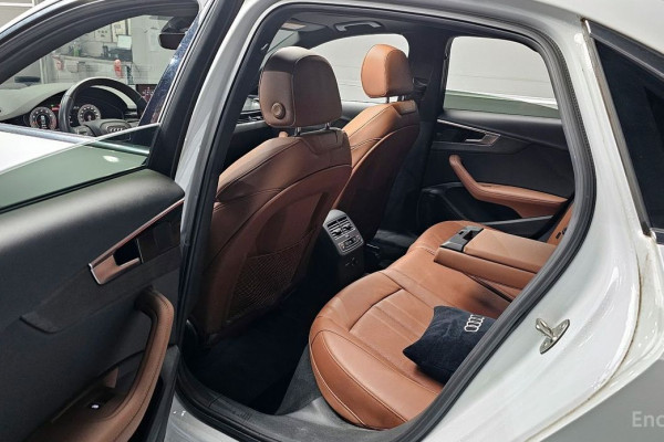 2023 Audi A4 с пробегом 23 463 км