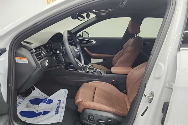 2022 Audi A4 с пробегом 15 364 км