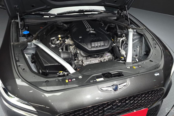 2023 Genesis G70 с пробегом 73 074 км