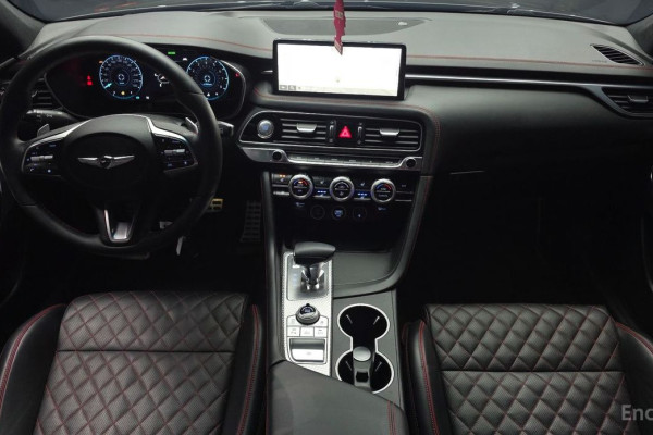 2023 Genesis G70 с пробегом 73 074 км