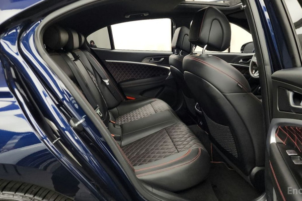 2023 Genesis G70 с пробегом 13 367 км