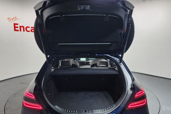 2022 Genesis G70 с пробегом 35 933 км