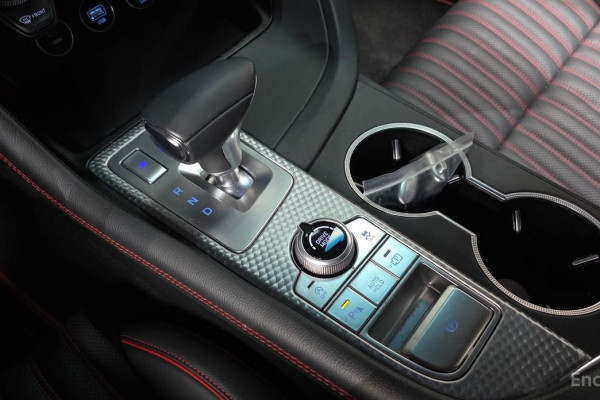 2023 Genesis G70 с пробегом 17 304 км