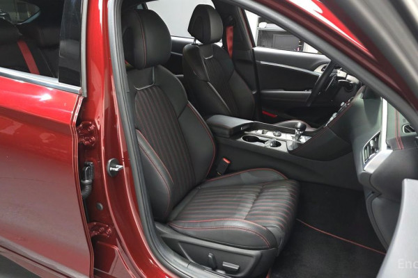 2023 Genesis G70 с пробегом 17 304 км