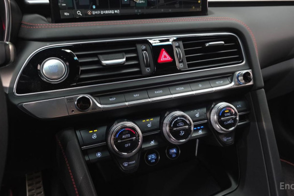 2023 Genesis G70 с пробегом 17 304 км